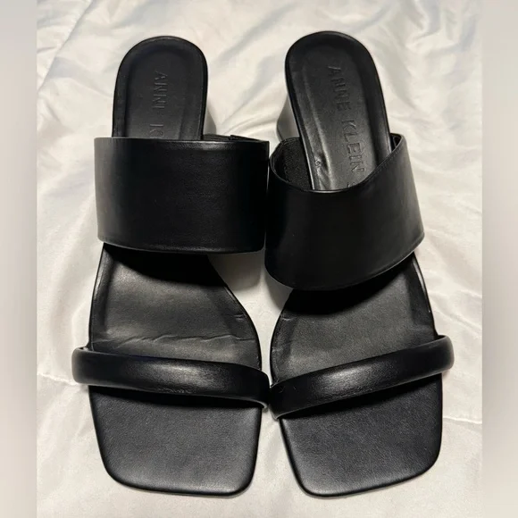 Anne Klein wedge slip on. - Picture 1 of 6